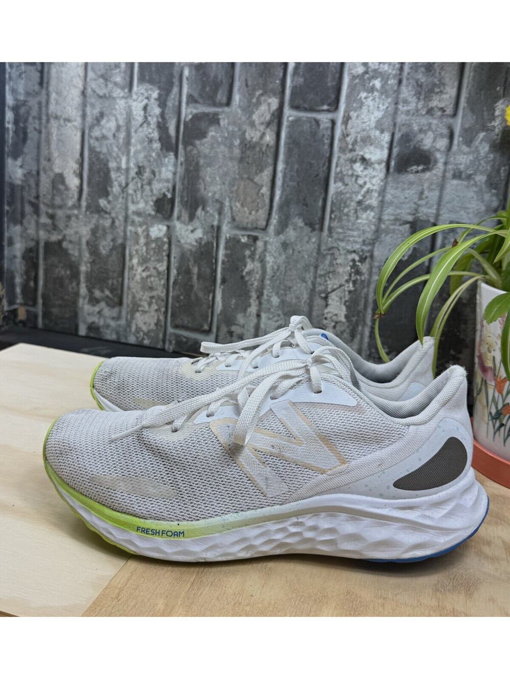 New Balance Fresh Foam Arishi v4 Gray/White/Green/Blue Lace-Up MARISPT4